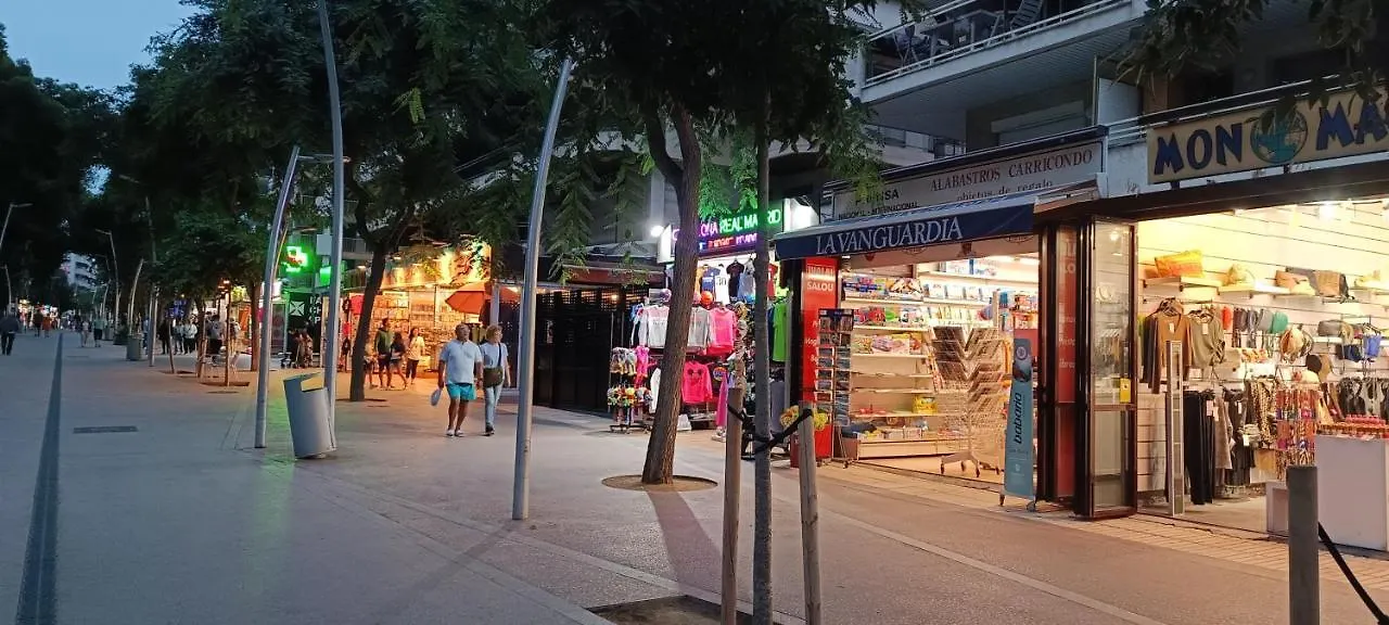 Chez Chantal 3 Chambres Au Centre Touristique De Salou Avec Garage