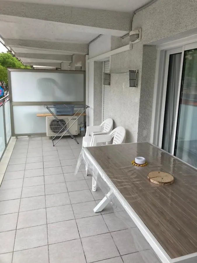 Chez Chantal 3 Chambres Au Centre Touristique De Salou Avec Garage Apartment