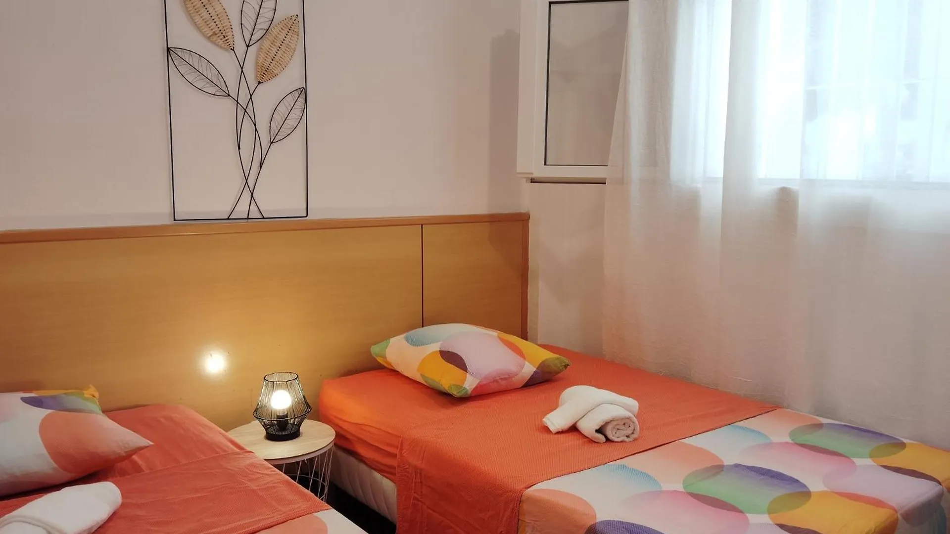 Chez Chantal 3 Chambres Au Centre Touristique De Salou Avec Garage Apartment